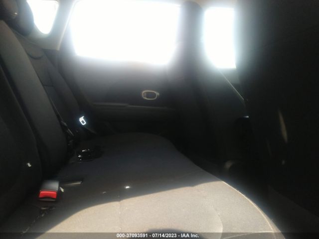 KNDJN2A23K7005768 KIA Soul Base