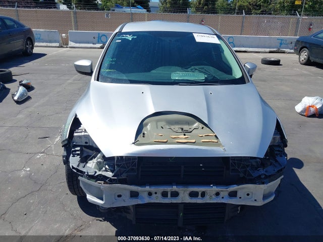 1FADP3K29JL242305 Ford FOCUS SE