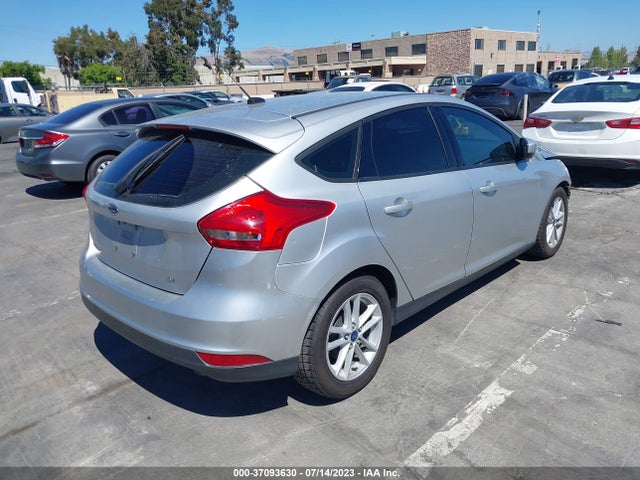 1FADP3K29JL242305 Ford FOCUS SE
