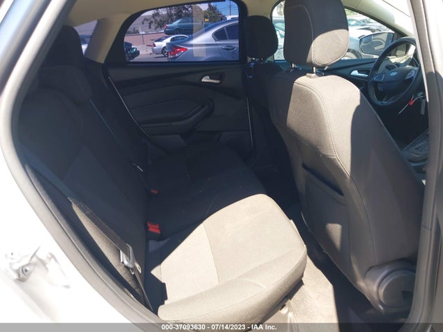 1FADP3K29JL242305 Ford FOCUS SE
