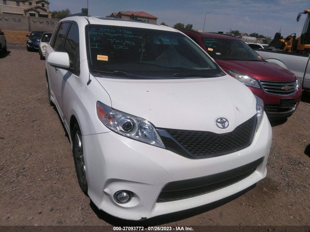 Toyota SIENNA SE 2014 5TDXK3DC1ES418327 Image 4