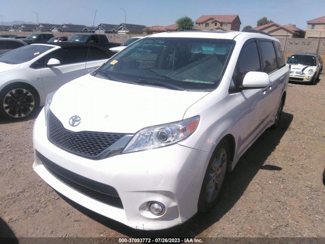 Toyota SIENNA SE 2014 5TDXK3DC1ES418327 Image 2