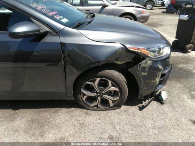 3KPF24AD9ME316426 KIA Forte Lxs
