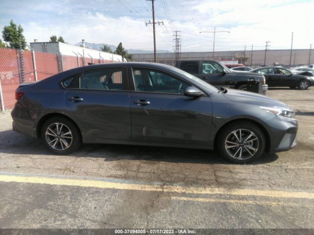 3KPF24AD8NE490604 KIA Forte Lxs