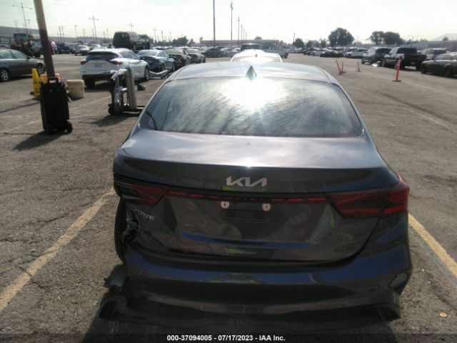 3KPF24AD8NE490604 KIA Forte Lxs
