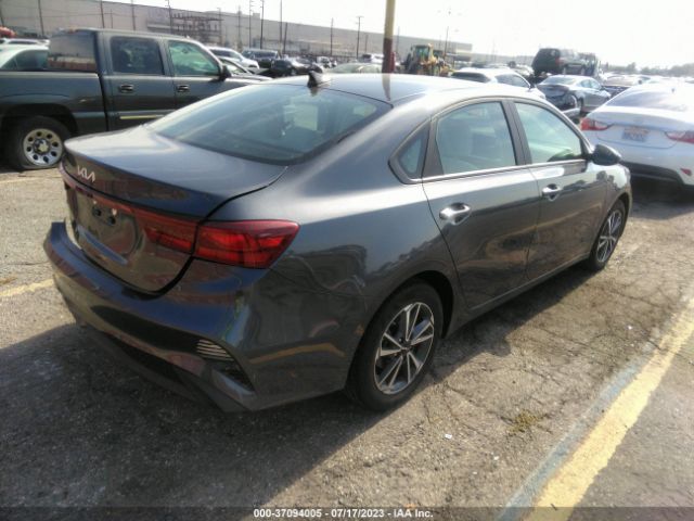 3KPF24AD8NE490604 KIA Forte Lxs