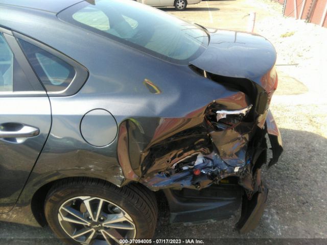 3KPF24AD8NE490604 KIA Forte Lxs