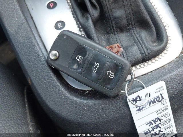 3VWD07AJ3EM430348 Volkswagen Jetta Sedan Se W/connectivity/sunroof