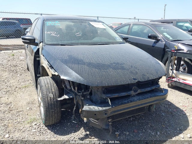 3VWD07AJ3EM430348 Volkswagen Jetta Sedan Se W/connectivity/sunroof