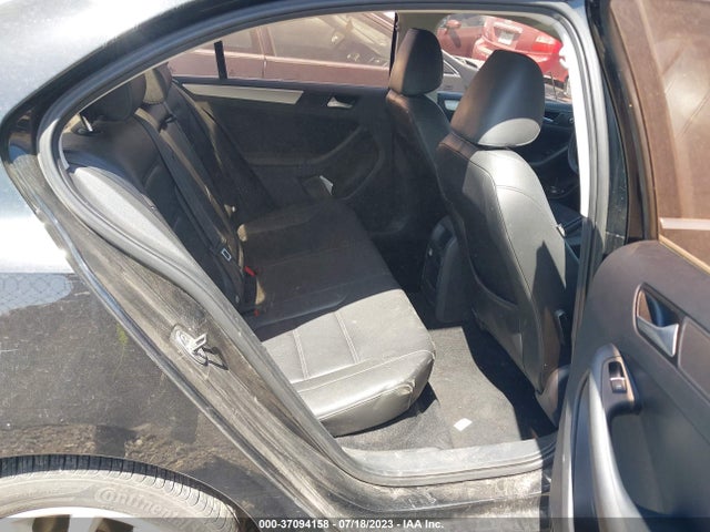 3VWD07AJ3EM430348 Volkswagen Jetta Sedan Se W/connectivity/sunroof