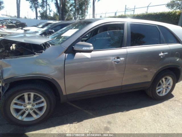 5XYKT3A61EG486677 KIA SORENTO LX