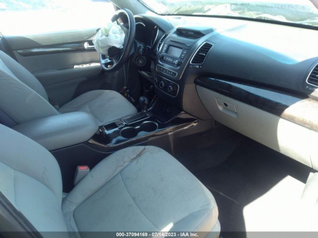 5XYKT3A61EG486677 KIA SORENTO LX