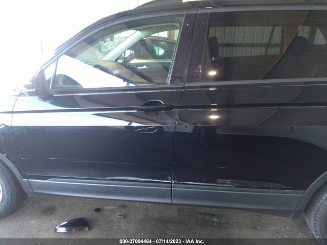 3VV0B7AX4JM205240 Volkswagen TIGUAN S