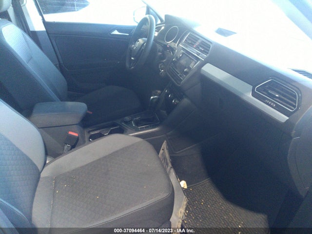 3VV0B7AX4JM205240 Volkswagen TIGUAN S