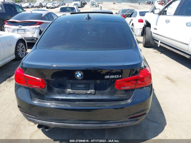 WBA8B9C51JEE82989 BMW 3 Series 330i