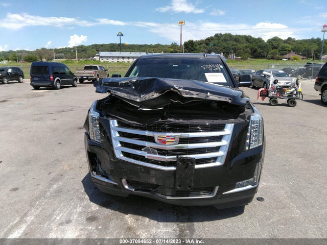 37094652 :رقم المزاد ، 1GYS4CKJ6JR155180 vin ، 2018 Cadillac Escalade Premium Luxury مزاد بيع