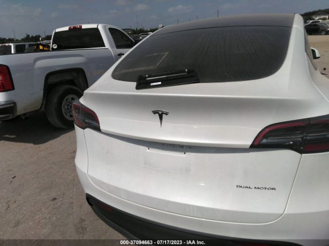 7SAYGDEE8PA061005 Tesla Model Y Long Range
