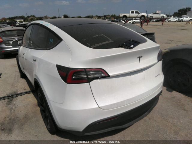 7SAYGDEE8PA061005 Tesla Model Y Long Range