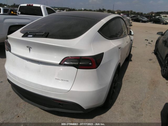 7SAYGDEE8PA061005 Tesla Model Y Long Range
