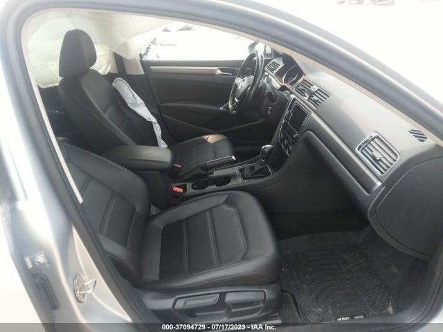 1VWAA7A3XJC034396 Volkswagen Passat 2.0t S/r-line