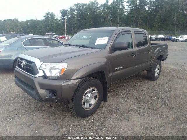 Toyota TACOMA 2015 3TMLU4ENXFM188447 Image 2