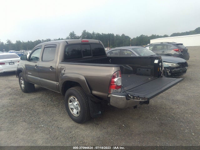 Toyota TACOMA 2015 3TMLU4ENXFM188447 Image 3