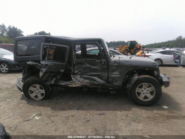 1C4BJWDG4HL733386 Jeep Wrangler Unlimited Sport