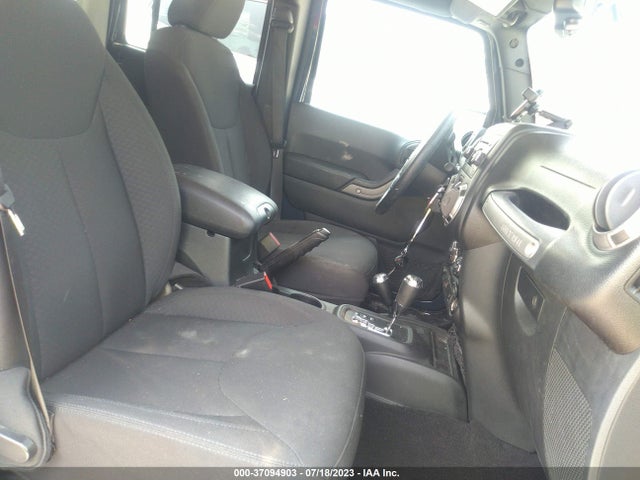 1C4BJWDG0HL704631 Jeep Wrangler Unlimited Sport