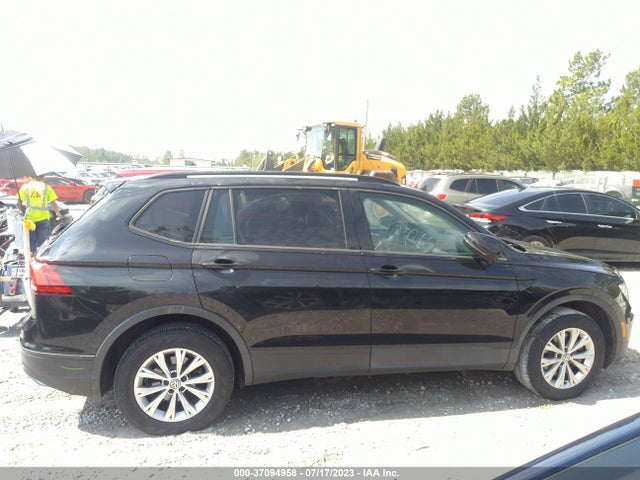 3VV1B7AX9JM023618 Volkswagen TIGUAN S