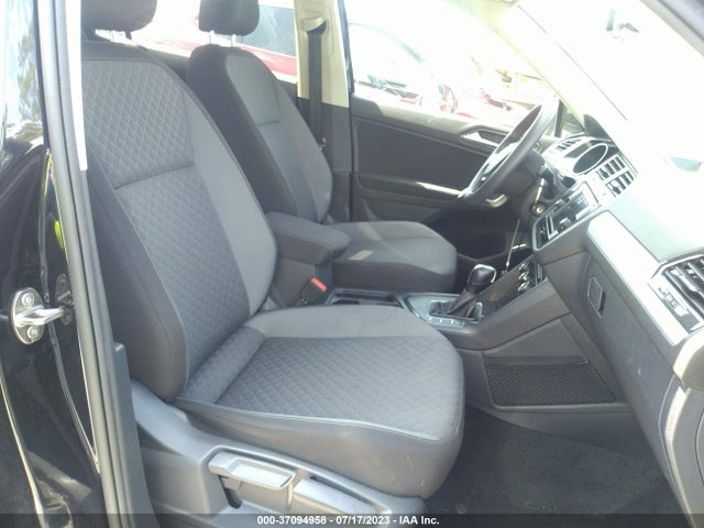 3VV1B7AX9JM023618 Volkswagen TIGUAN S