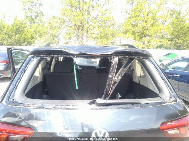 3VV1B7AX9JM023618 Volkswagen TIGUAN S