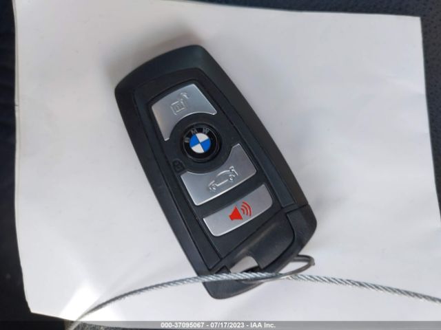 WBA8A9C30HK864781 BMW 3 Series 320i
