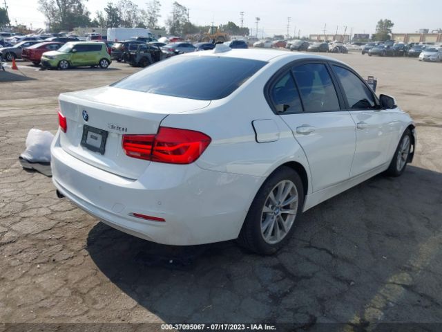 WBA8A9C30HK864781 BMW 3 Series 320i