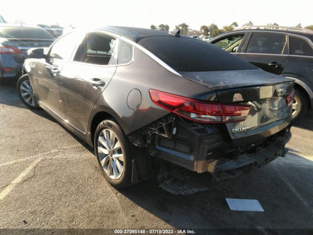 5XXGT4L35JG247856 KIA Optima S