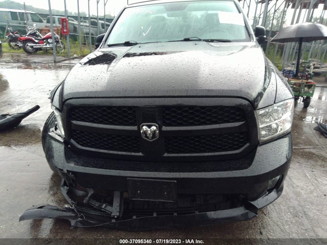 2018 RAM 1500 EXPRESS VIN: 1C6RR7FG1JS185800