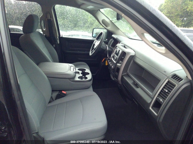 2018 RAM 1500 EXPRESS VIN: 1C6RR7FG1JS185800
