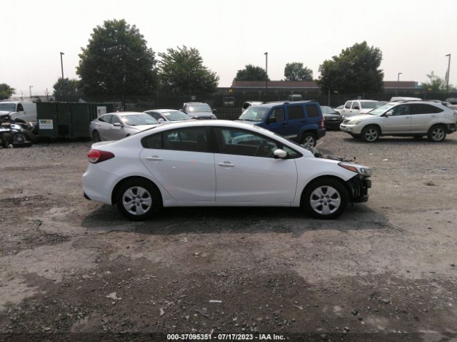 3KPFL4A78JE181717 KIA FORTE LX