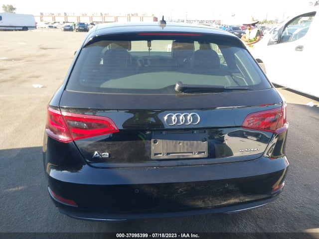 WAUUPBFF1GA122999 Audi A3 E-tron Premium