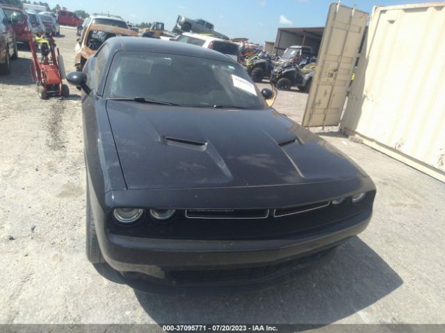 2C3CDZAG3JH310632 Dodge Challenger Sxt