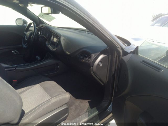 2C3CDZAG3JH310632 Dodge Challenger Sxt