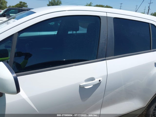 Chevrolet TRAX LS 2018 3GNCJKSB6JL307771 Image 14