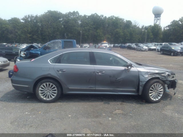 Volkswagen Passat 2016 1VWBT7A36GC024813 Image 30
