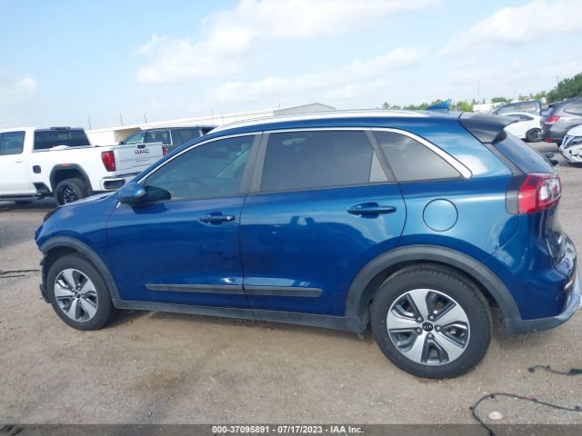 KNDCB3LC4K5218110 KIA NIRO LX