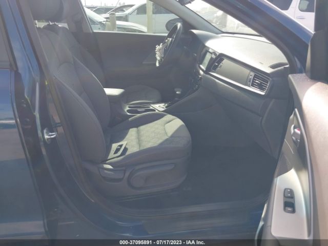 KNDCB3LC4K5218110 KIA NIRO LX