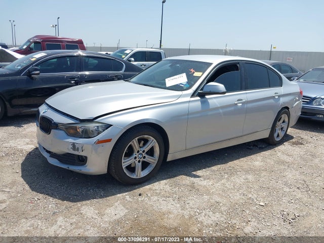 BMW 3 Series 320i 2014 WBA3B1G54ENS81158 Image 2