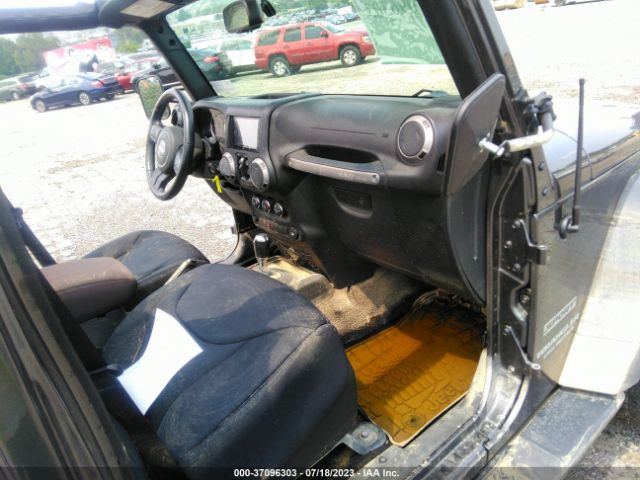 1C4HJWDG2GL249905 Jeep Wrangler Unlimited Sport