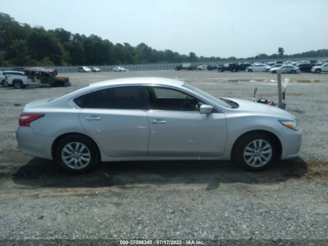 1N4AL3AP5HN343514 Nissan Altima 2.5 S