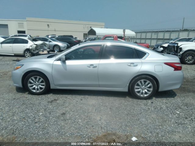 1N4AL3AP5HN343514 Nissan Altima 2.5 S