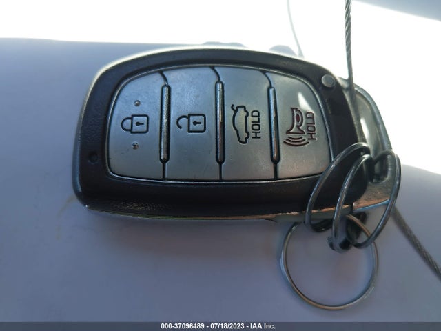 Hyundai Elantra Limited 2017 5NPD84LF2HH042623 Image 3