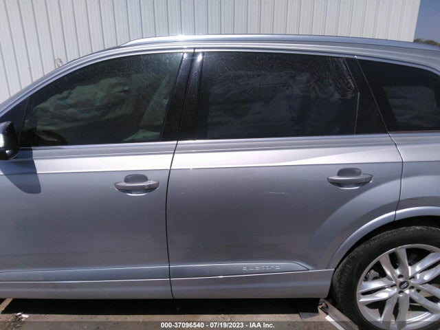 WA1VAAF75JD043475 Audi Q7 Prestige